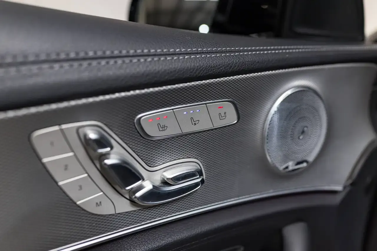 Mercedes-Benz E 63 AMG - 27