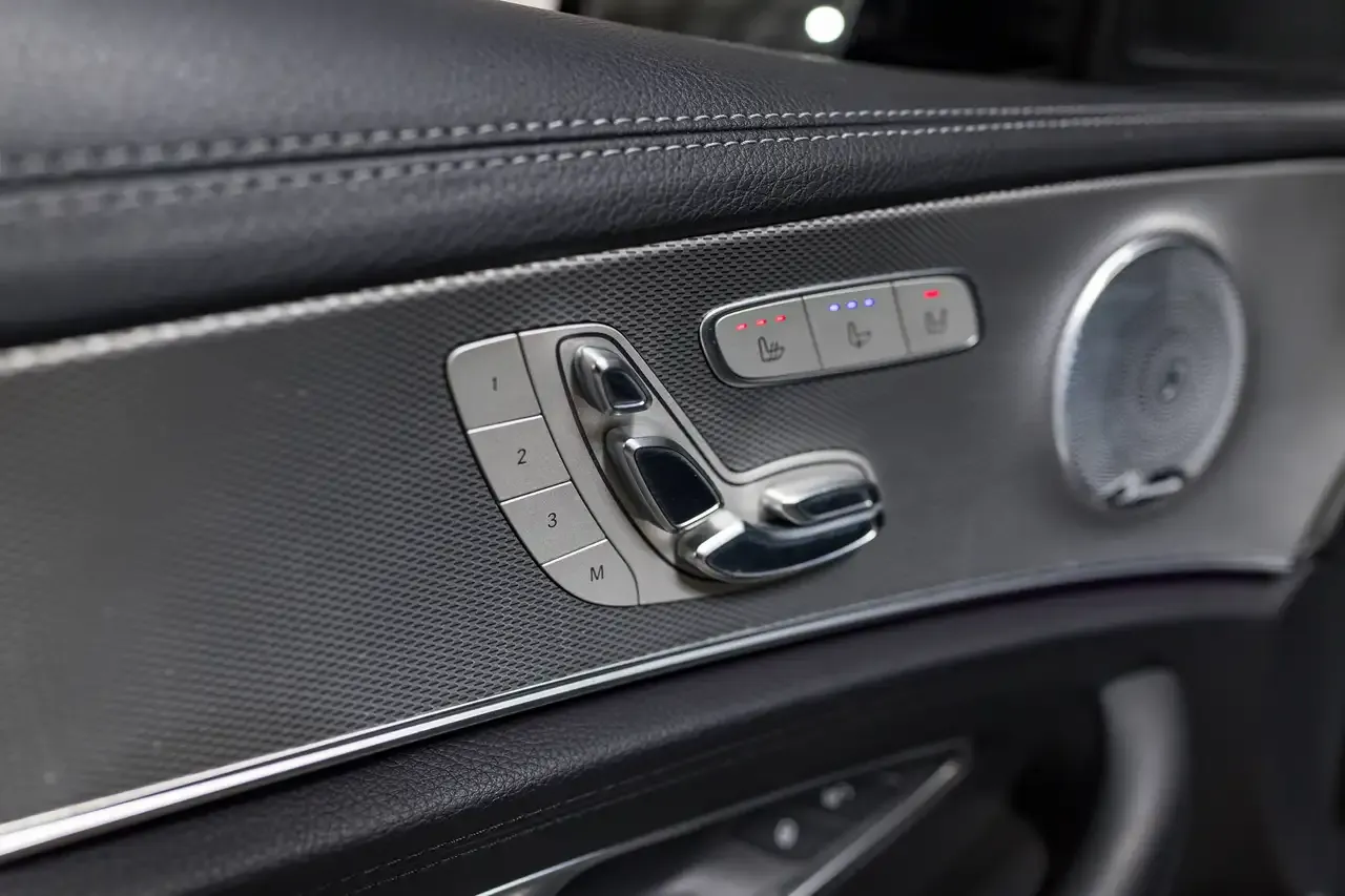 Mercedes-Benz E 63 AMG - 28