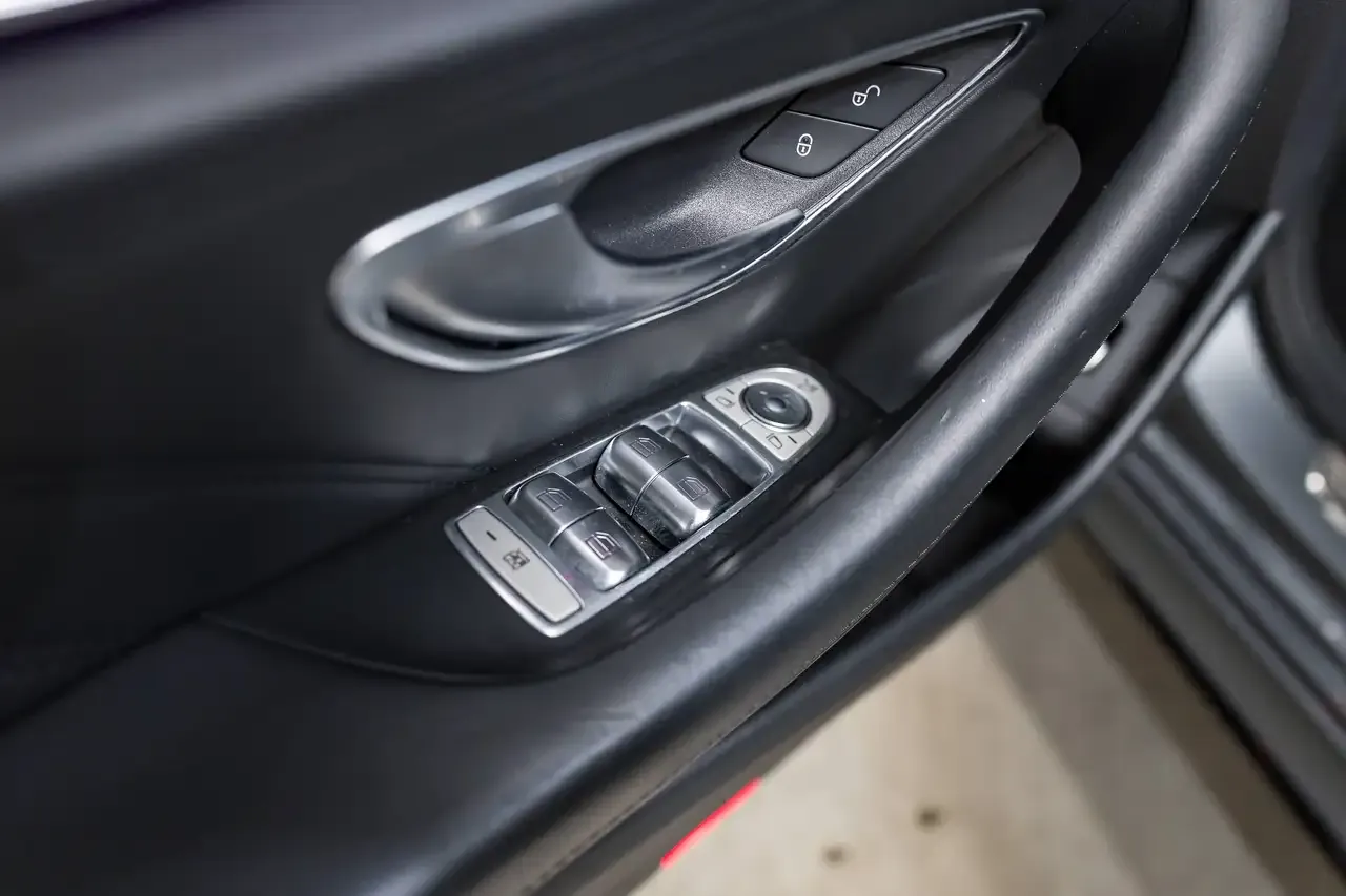 Mercedes-Benz E 63 AMG - 29
