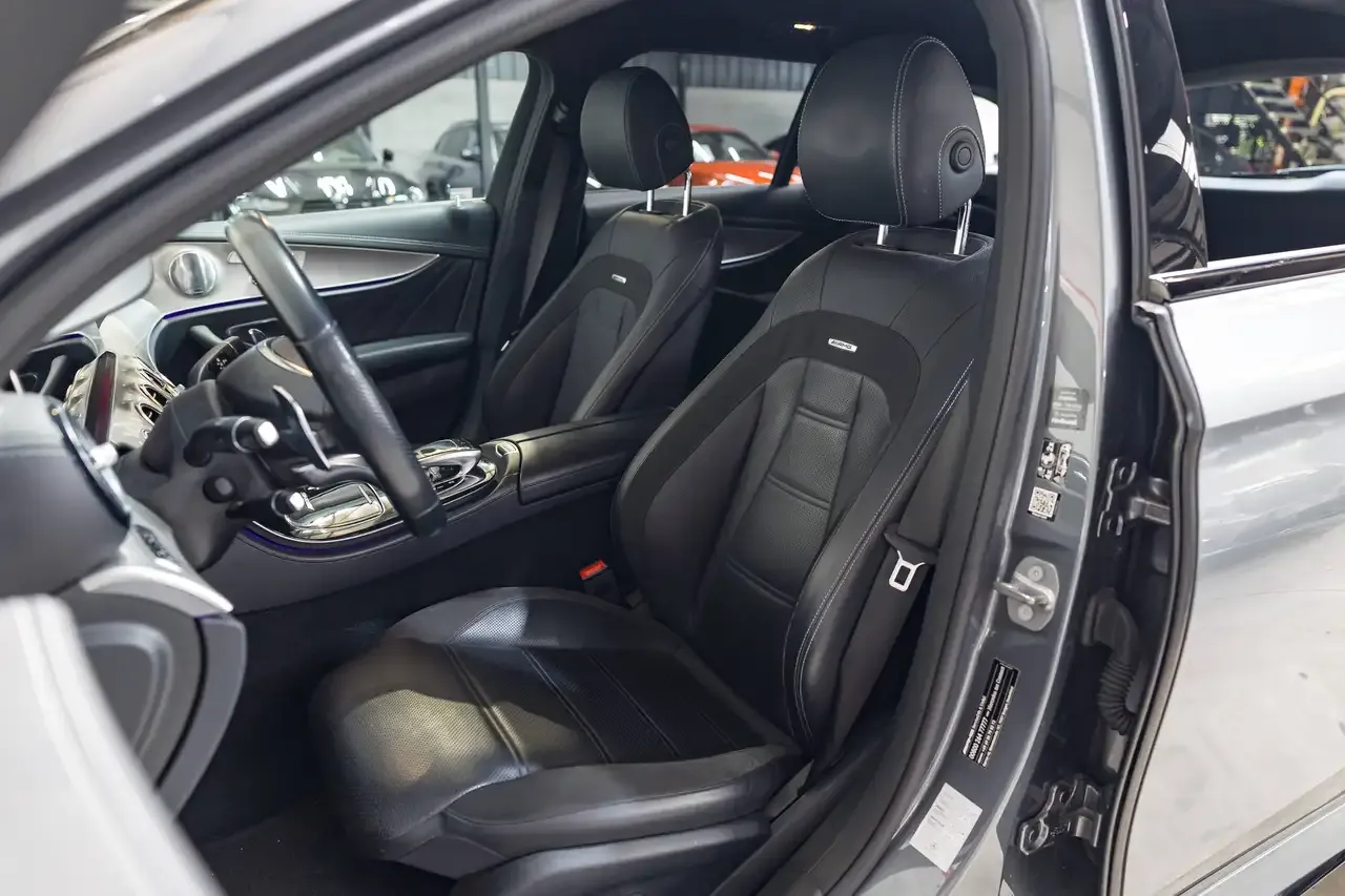 Mercedes-Benz E 63 AMG - 31
