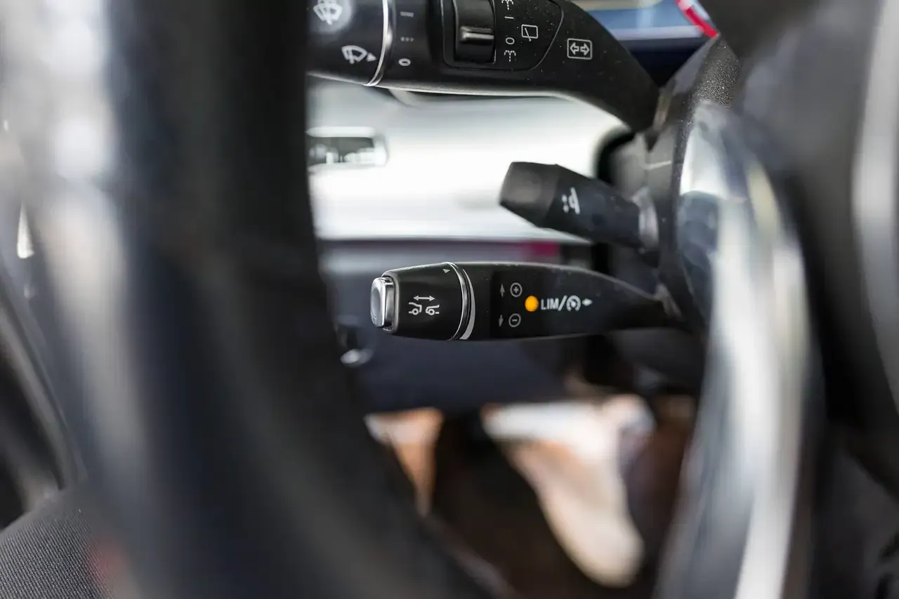 Mercedes-Benz E 63 AMG - 33