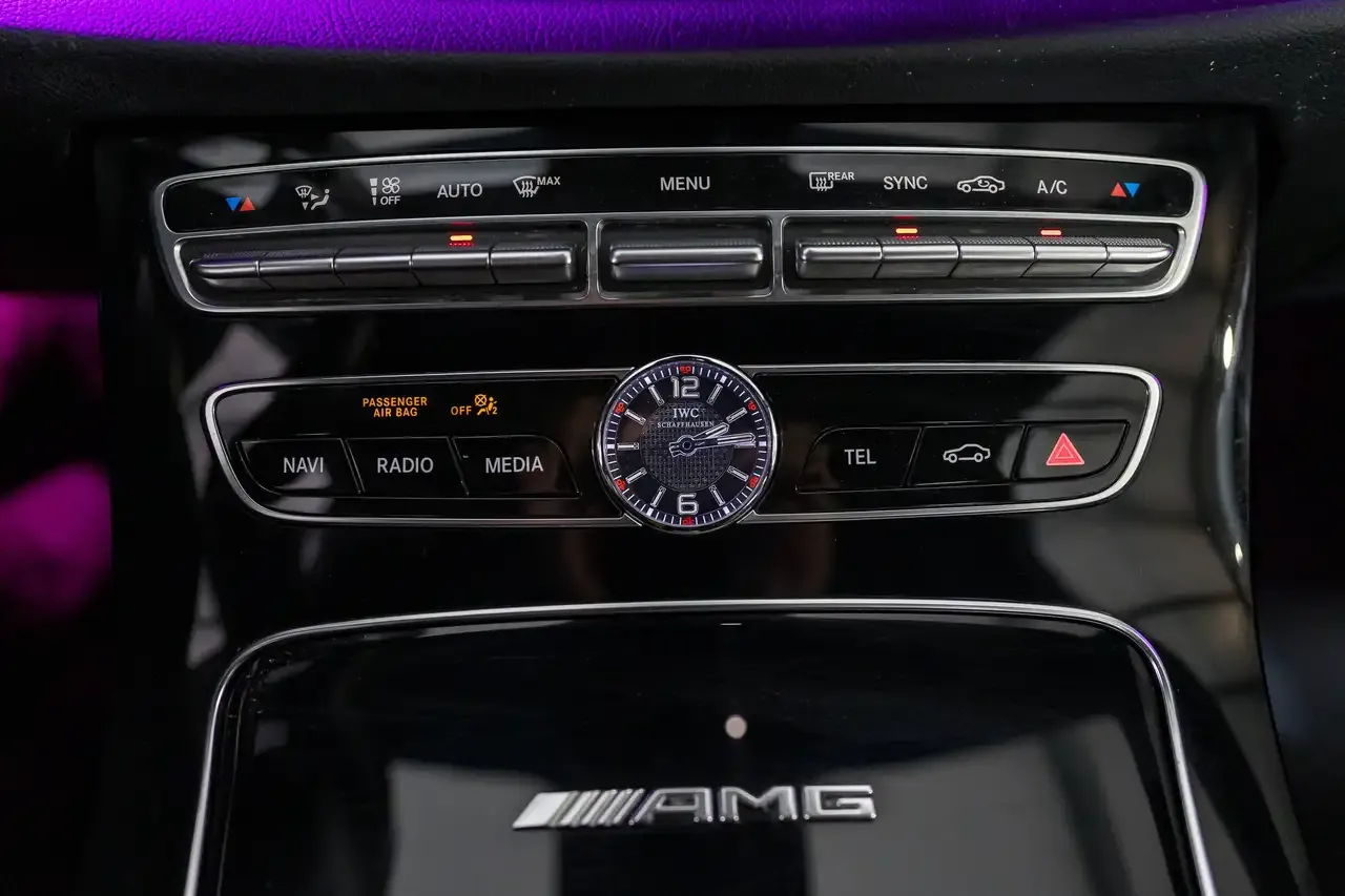 Mercedes-Benz E 63 AMG - 45