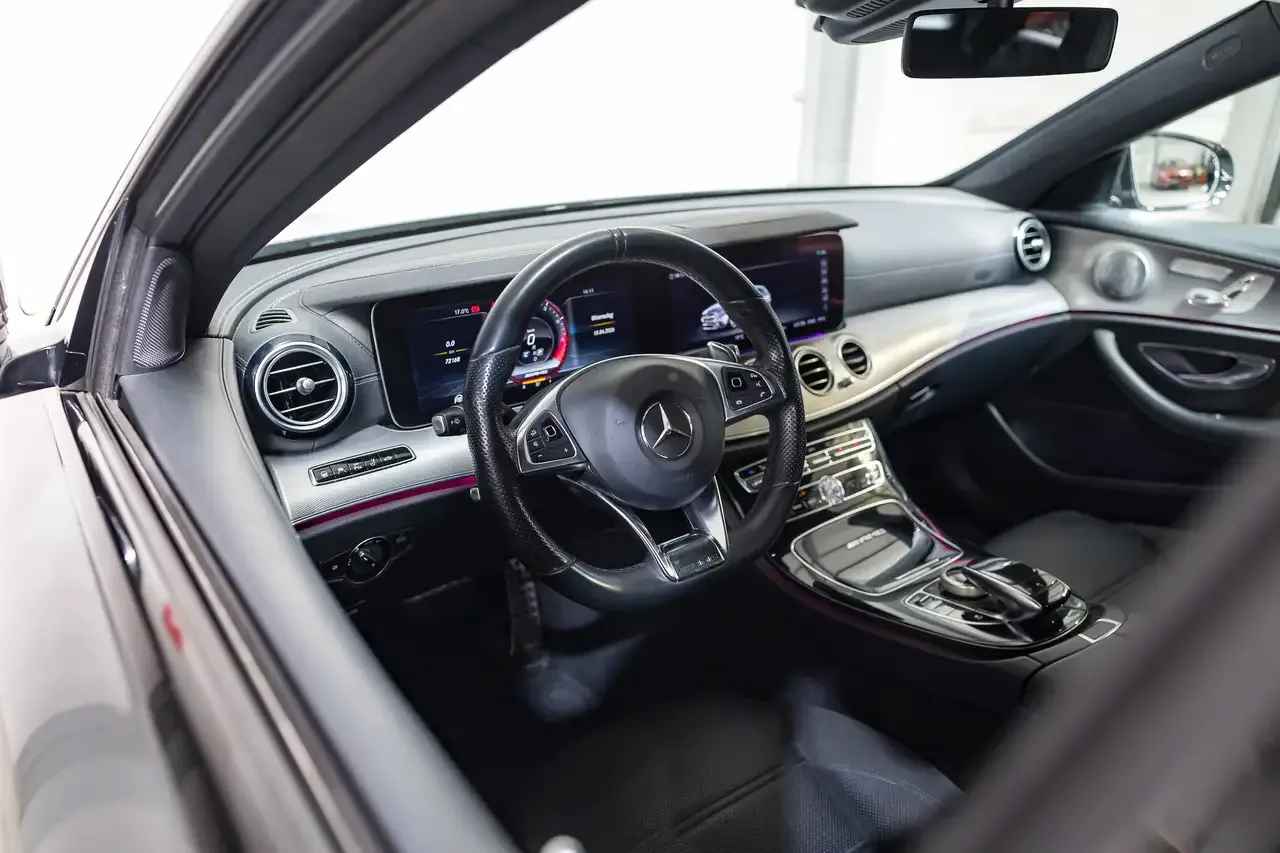 Mercedes-Benz E 63 AMG - 8