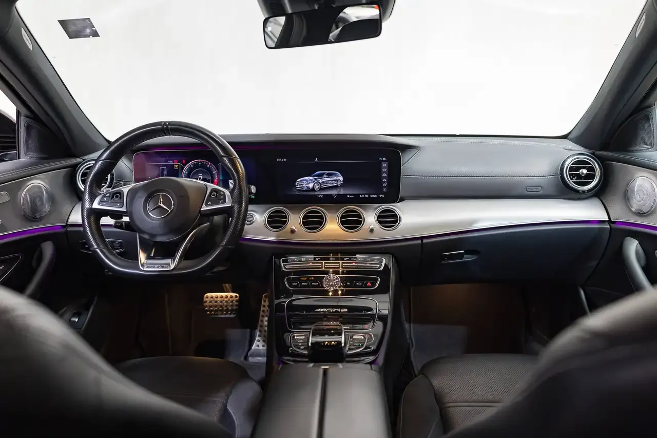 Mercedes-Benz E 63 AMG - 9