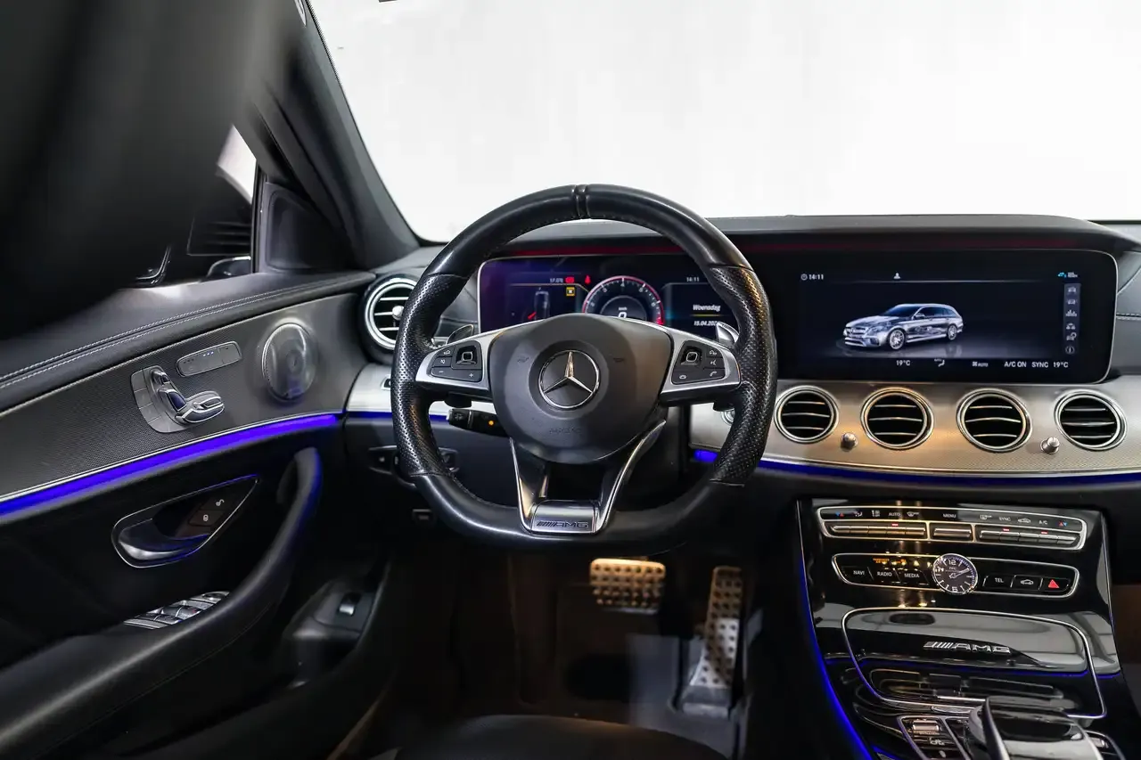 Mercedes-Benz E 63 AMG - 10