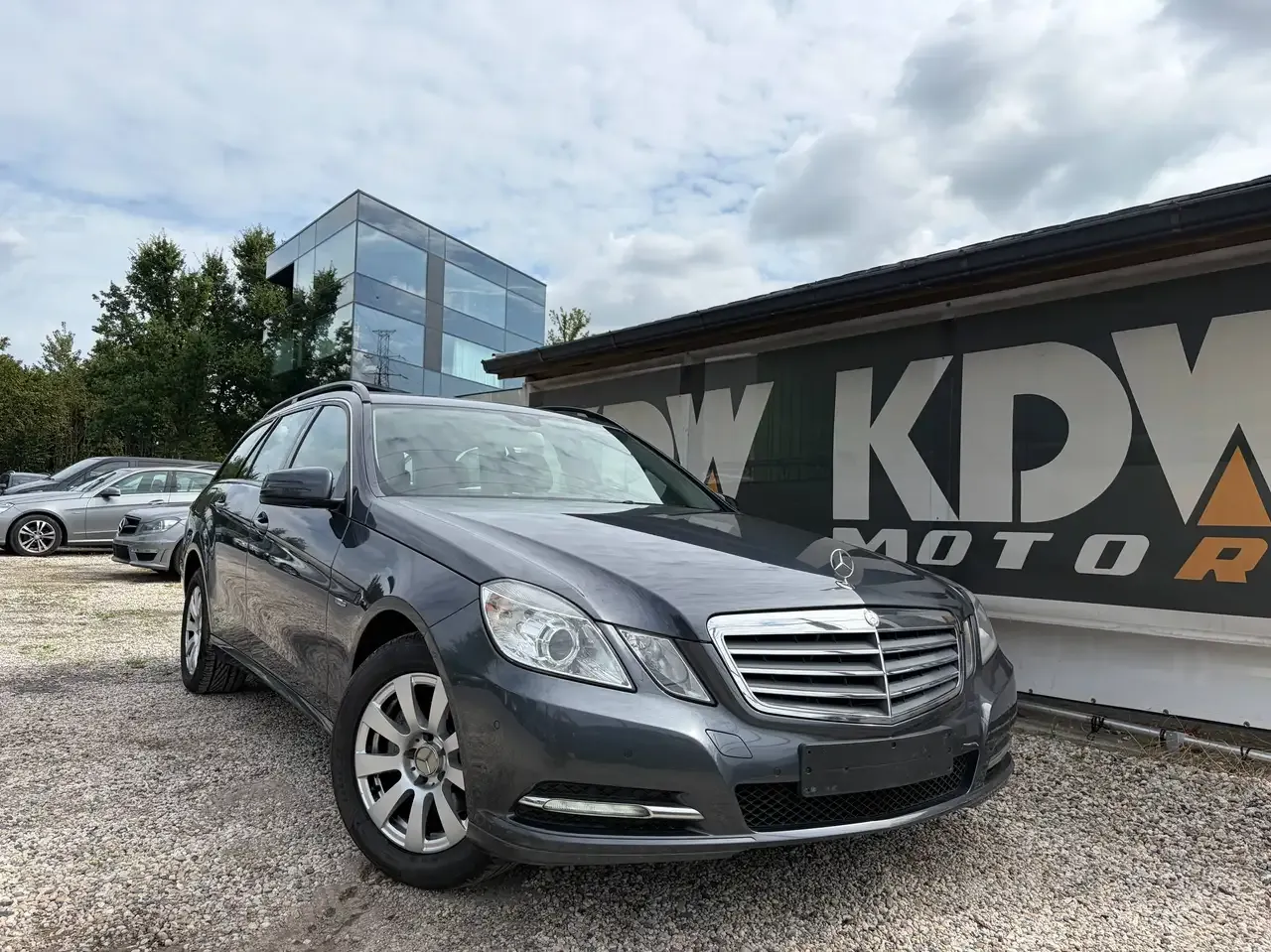 Mercedes-Benz E 200