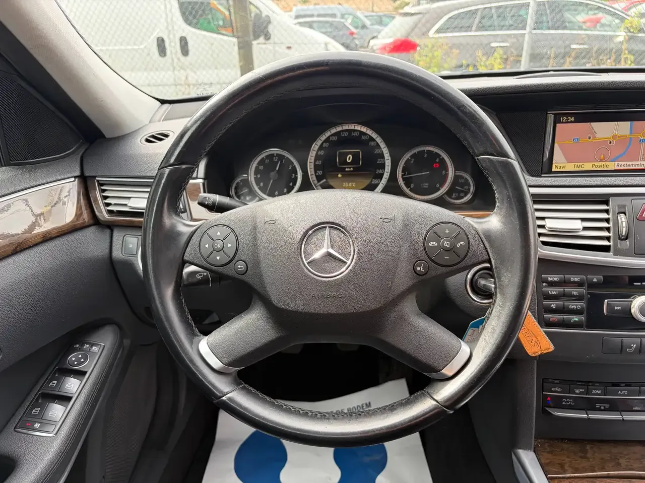 Mercedes-Benz E 200 - 18