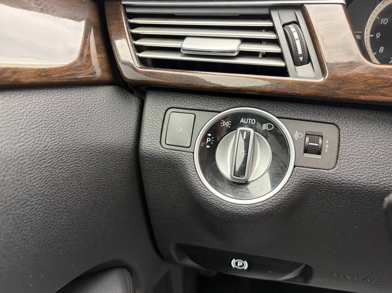 Mercedes-Benz E 200 - 21