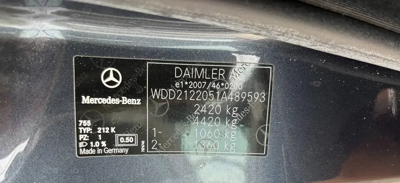 Mercedes-Benz E 200 - 23