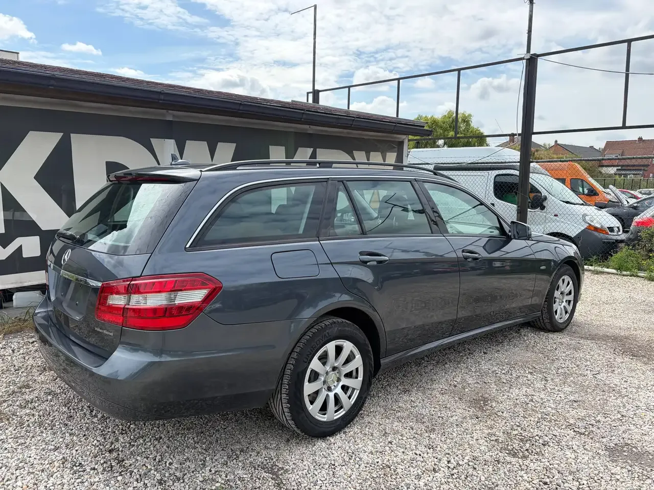 Mercedes-Benz E 200 - 4