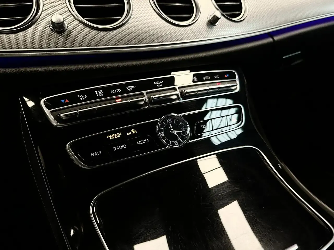 Mercedes-Benz E 300 - 33