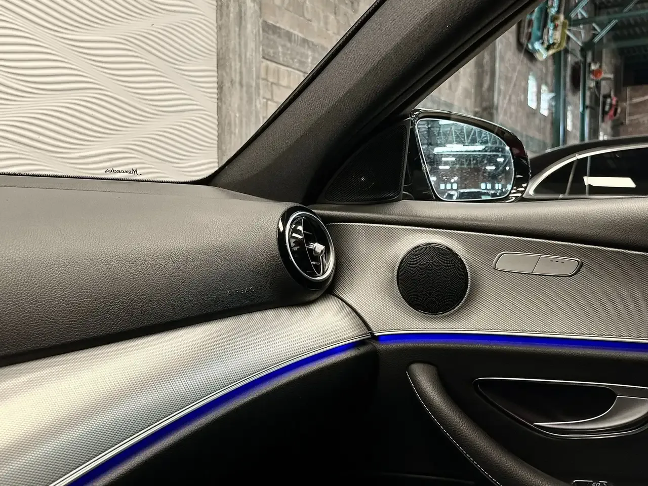 Mercedes-Benz E 300 - 39