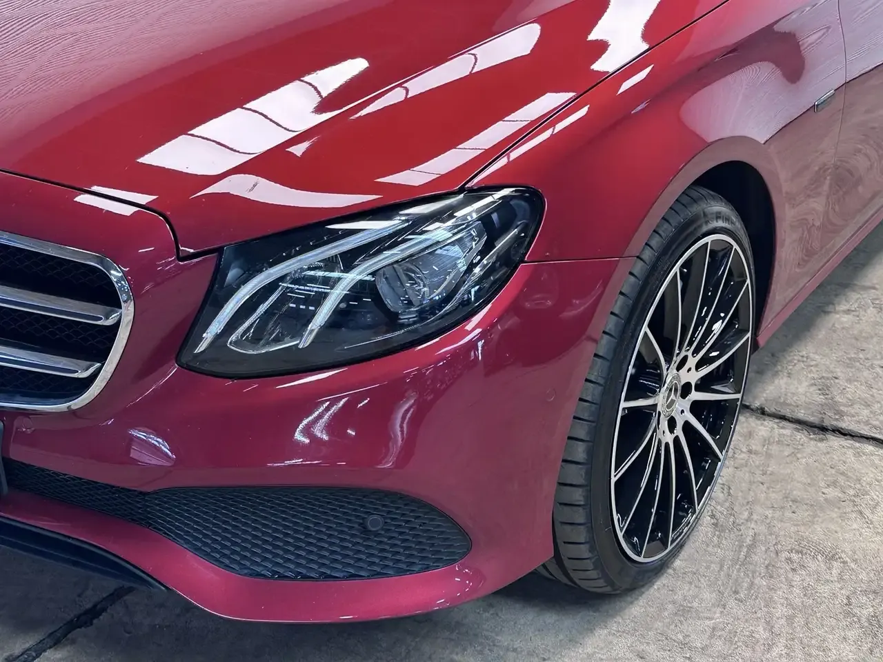 Mercedes-Benz E 300 - 4
