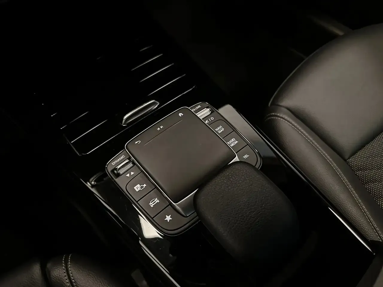 Mercedes-Benz A 180 - 23
