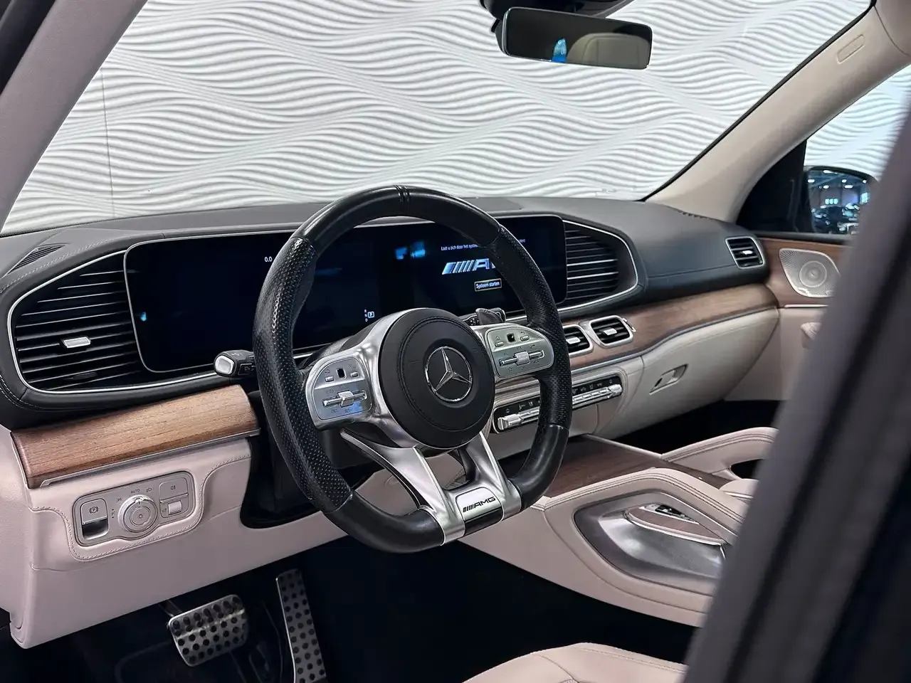 Mercedes-Benz GLE 53 AMG - 21