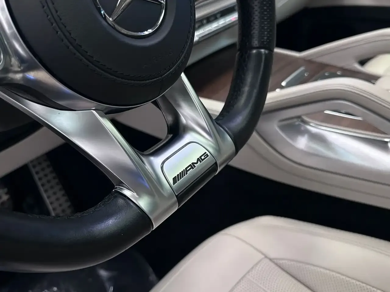 Mercedes-Benz GLE 53 AMG - 24