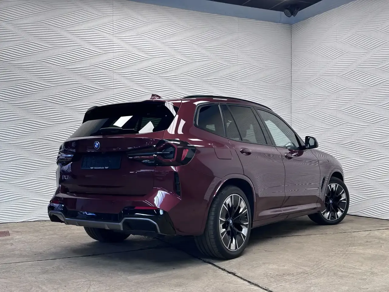 BMW iX3 - 11