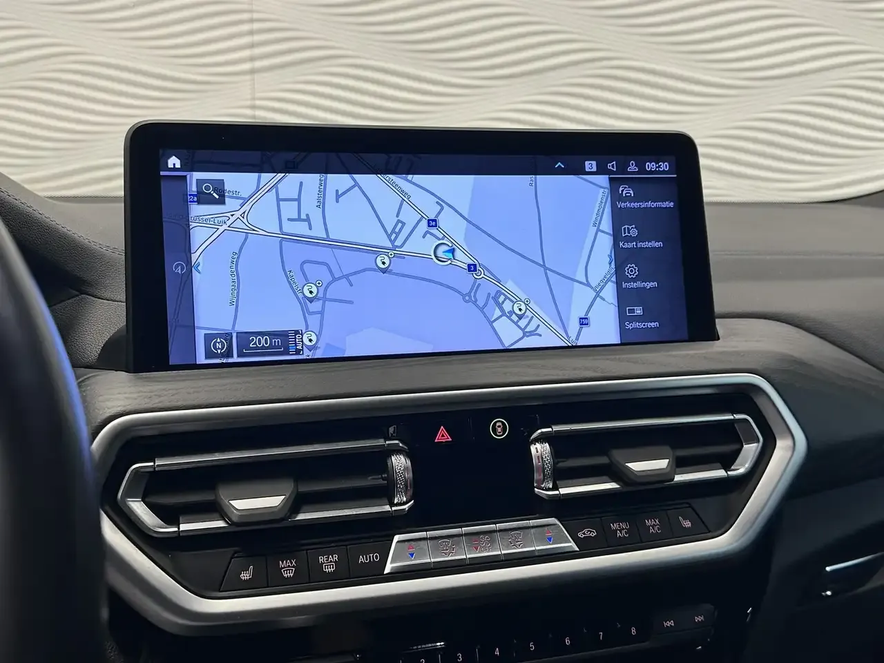 BMW iX3 - 29