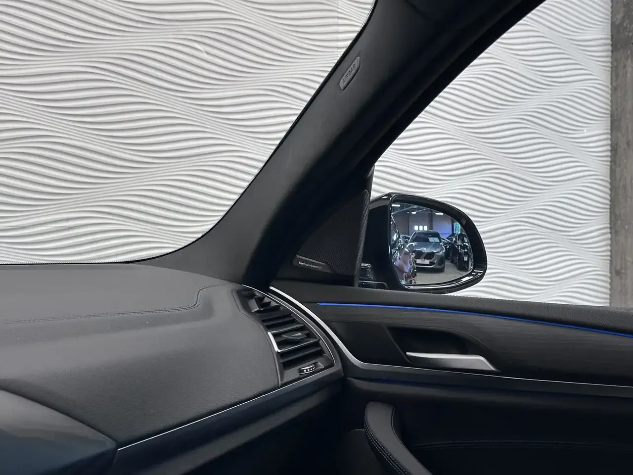 BMW iX3 - 33