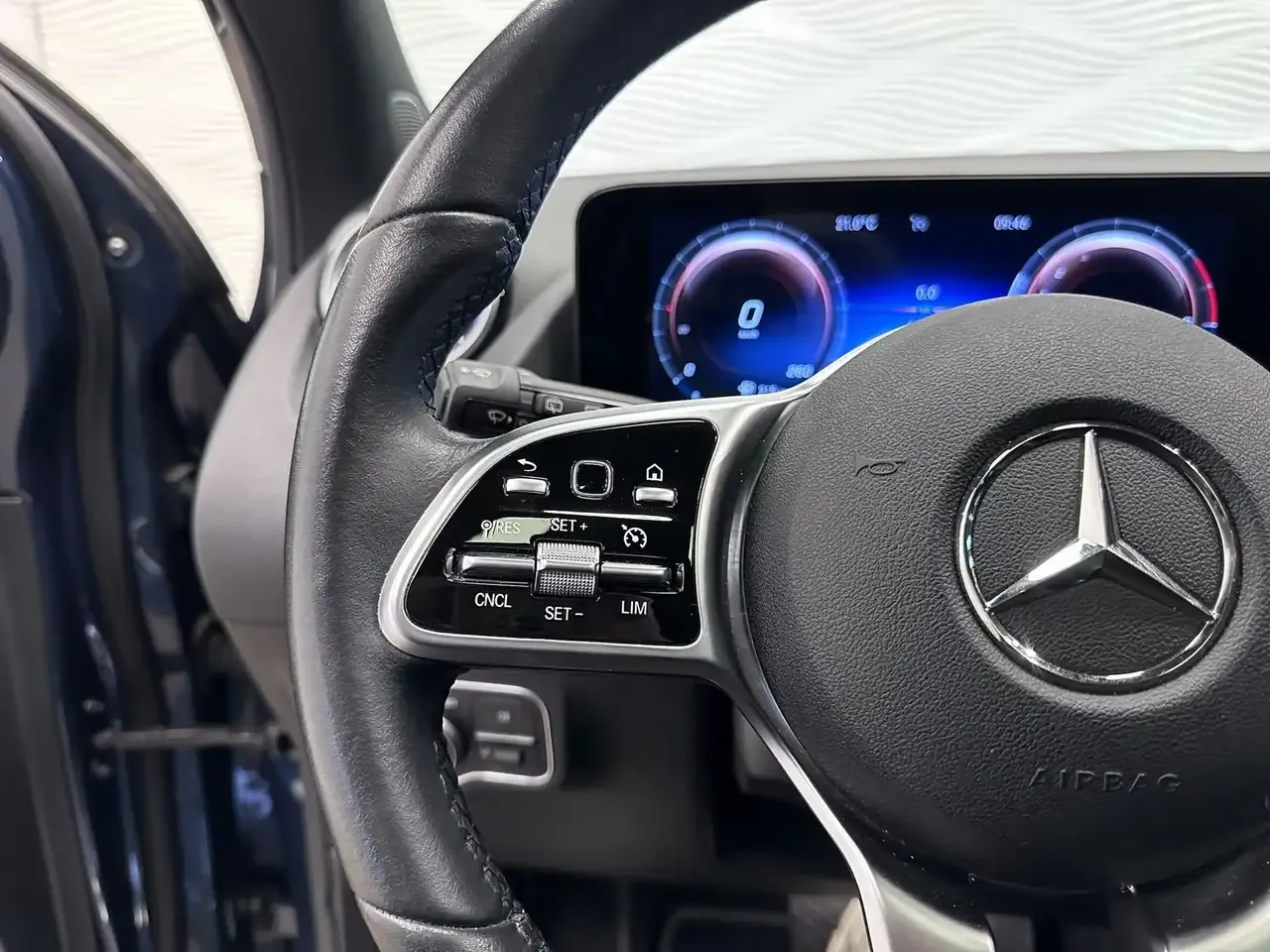 Mercedes-Benz GLA 250 - 24