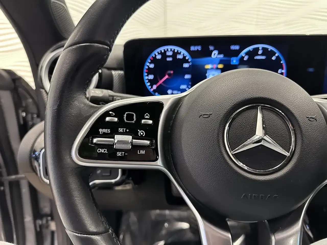 Mercedes-Benz CLA 180 - 20