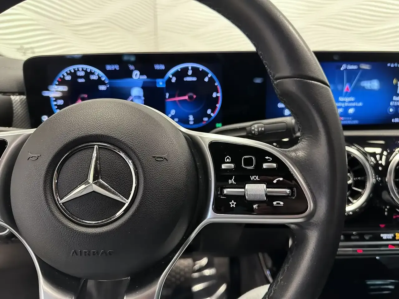 Mercedes-Benz CLA 180 - 21