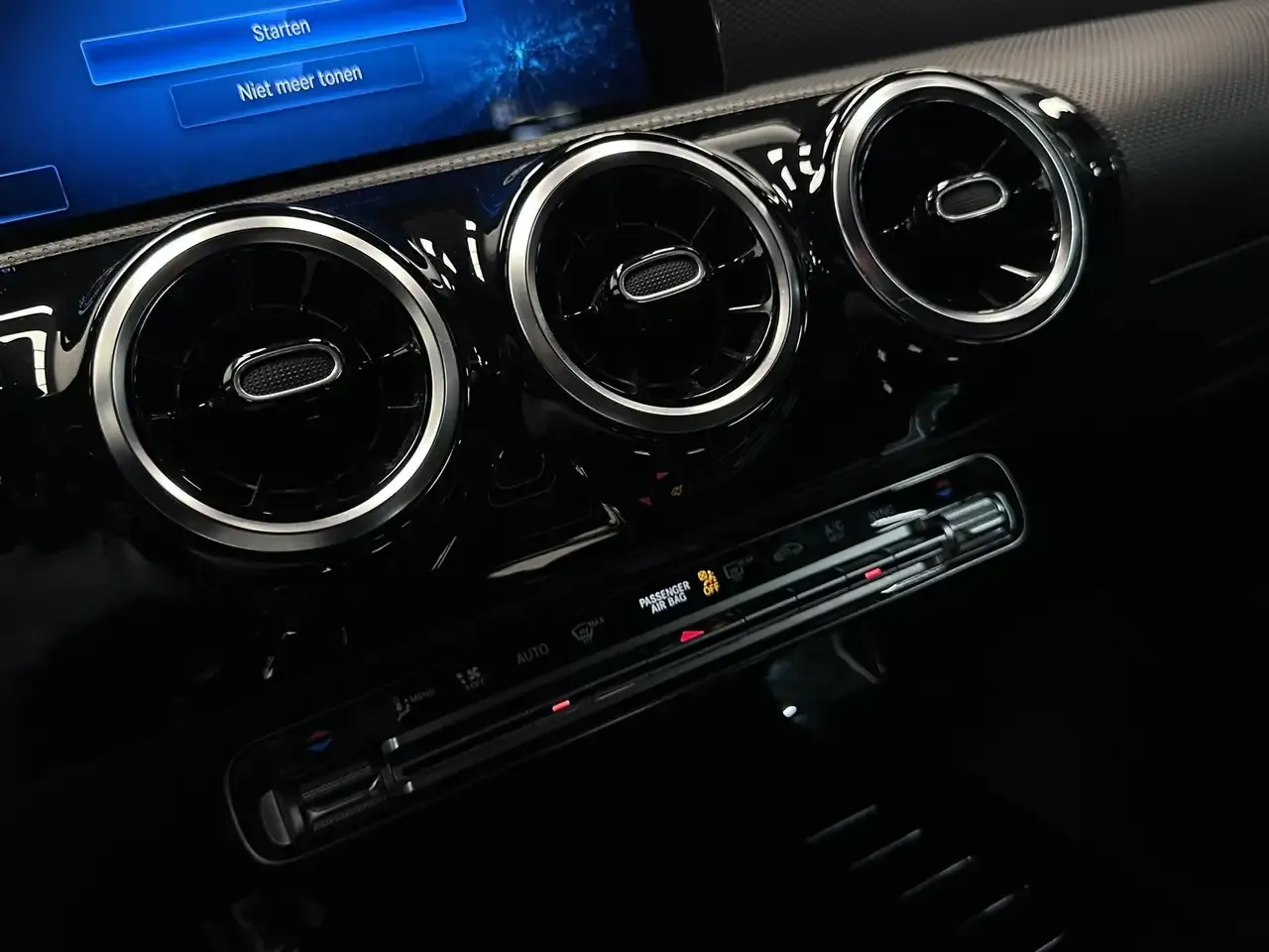 Mercedes-Benz CLA 180 - 24