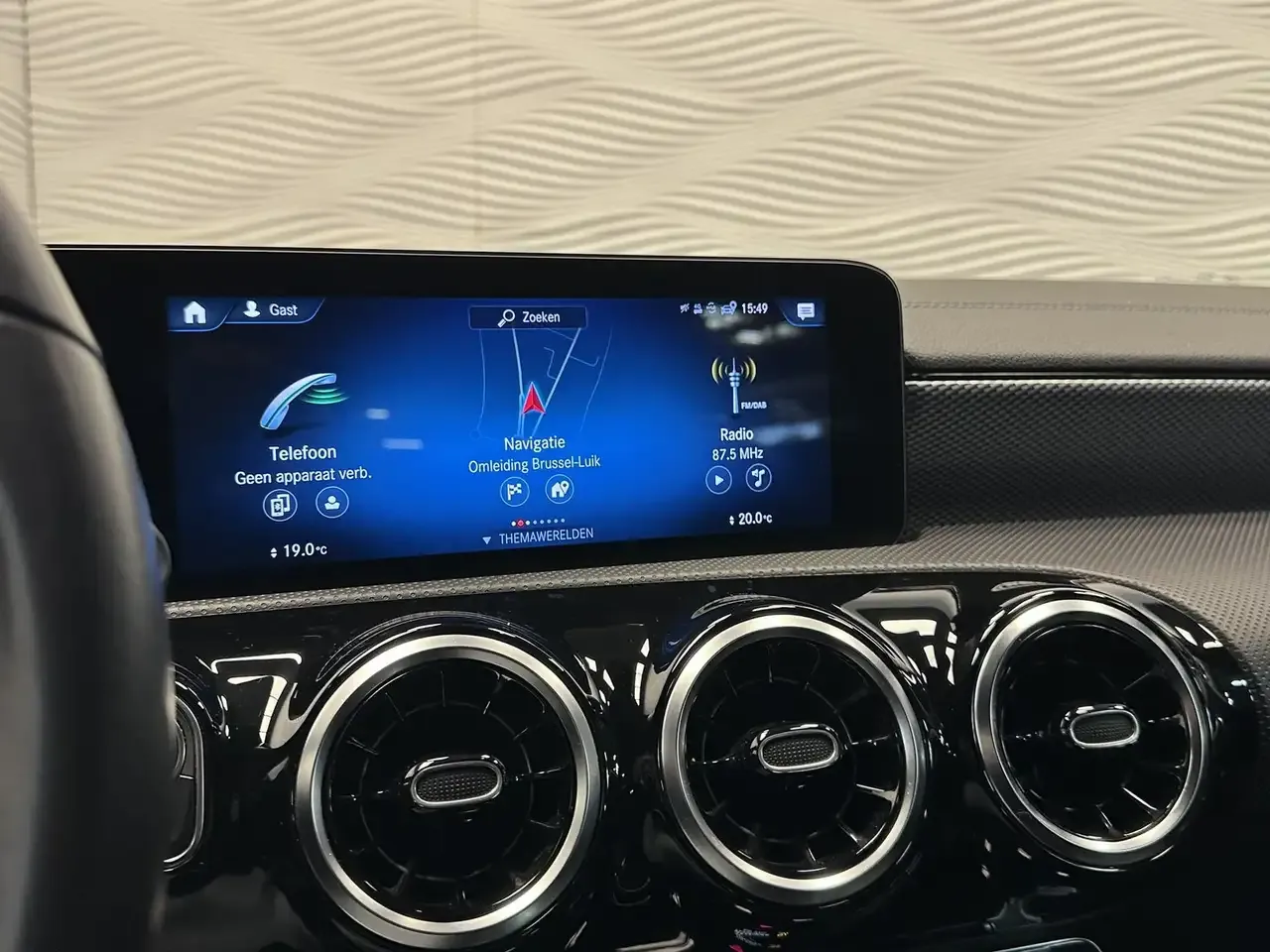 Mercedes-Benz CLA 180 - 25