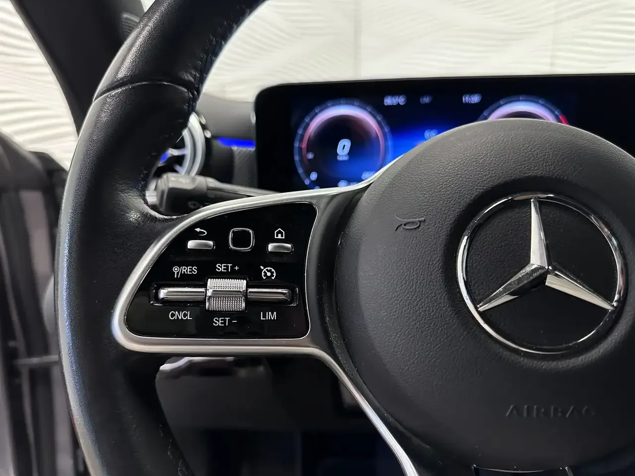 Mercedes-Benz CLA 250 - 23