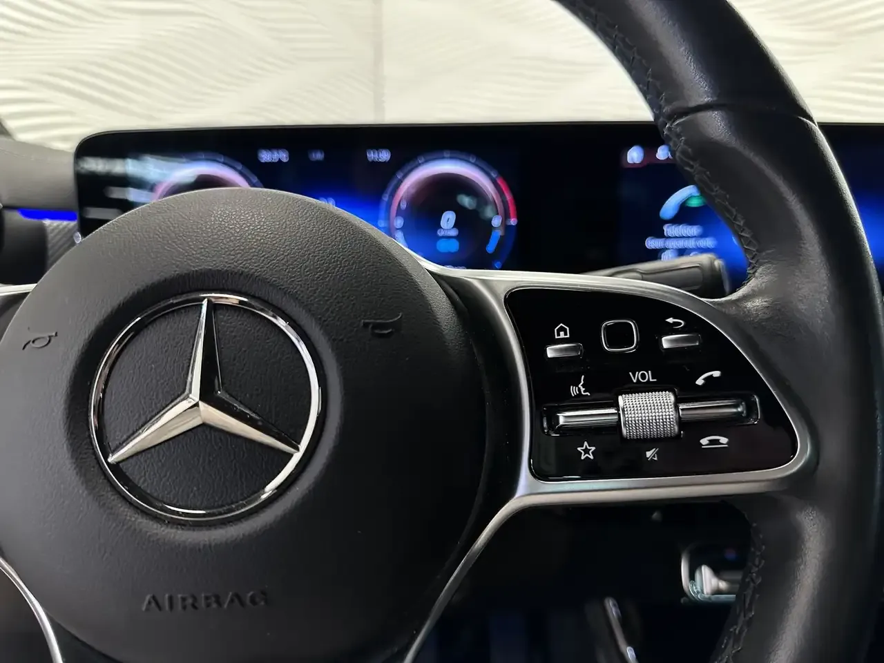 Mercedes-Benz CLA 250 - 25