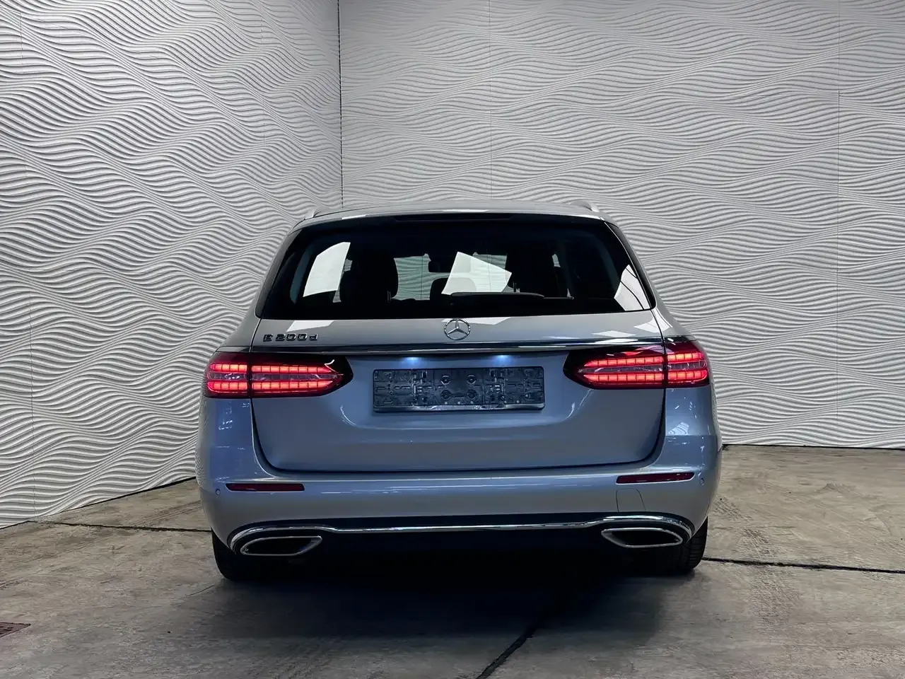 Mercedes-Benz E 200 - 11