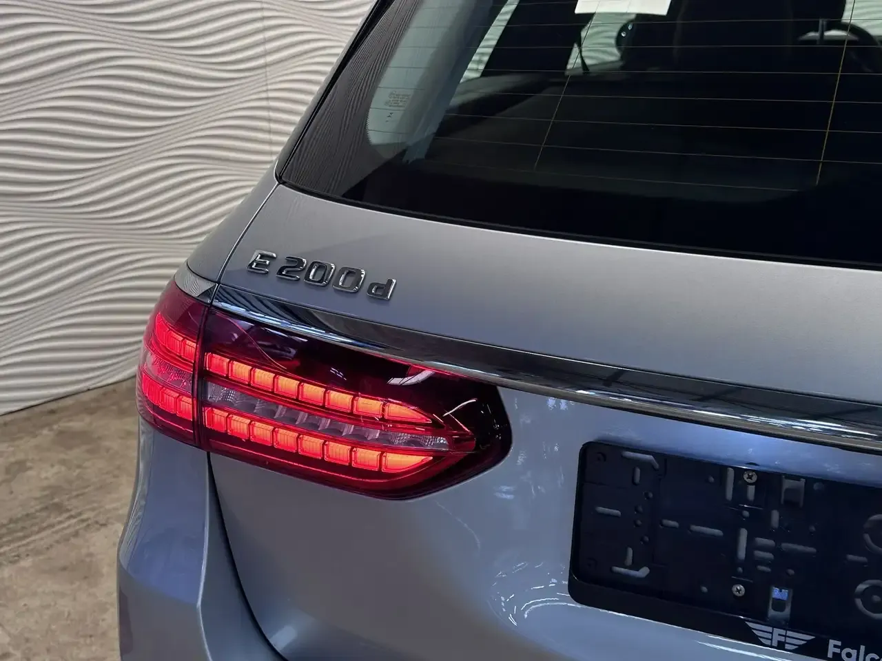 Mercedes-Benz E 200 - 12