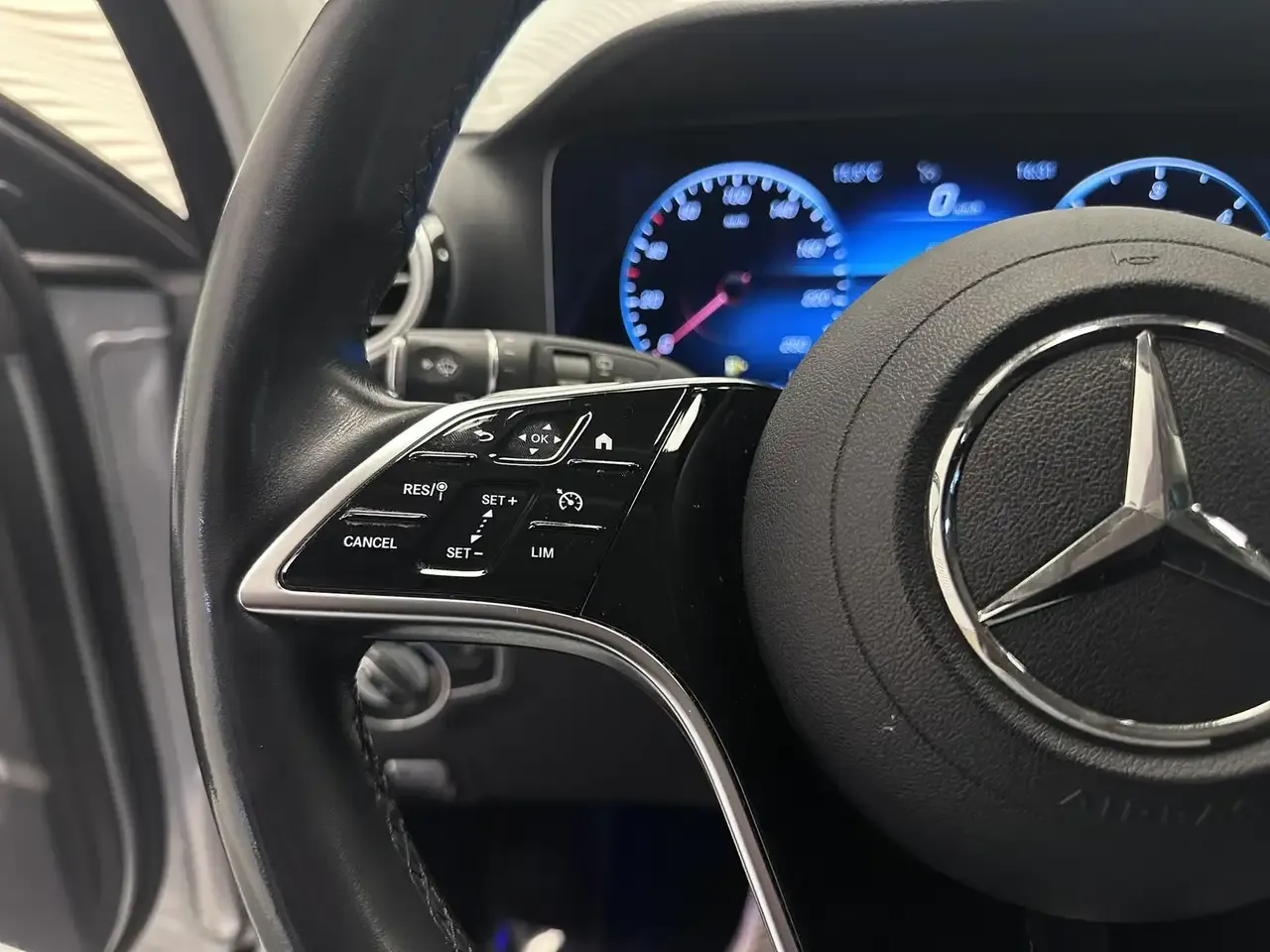 Mercedes-Benz E 200 - 19