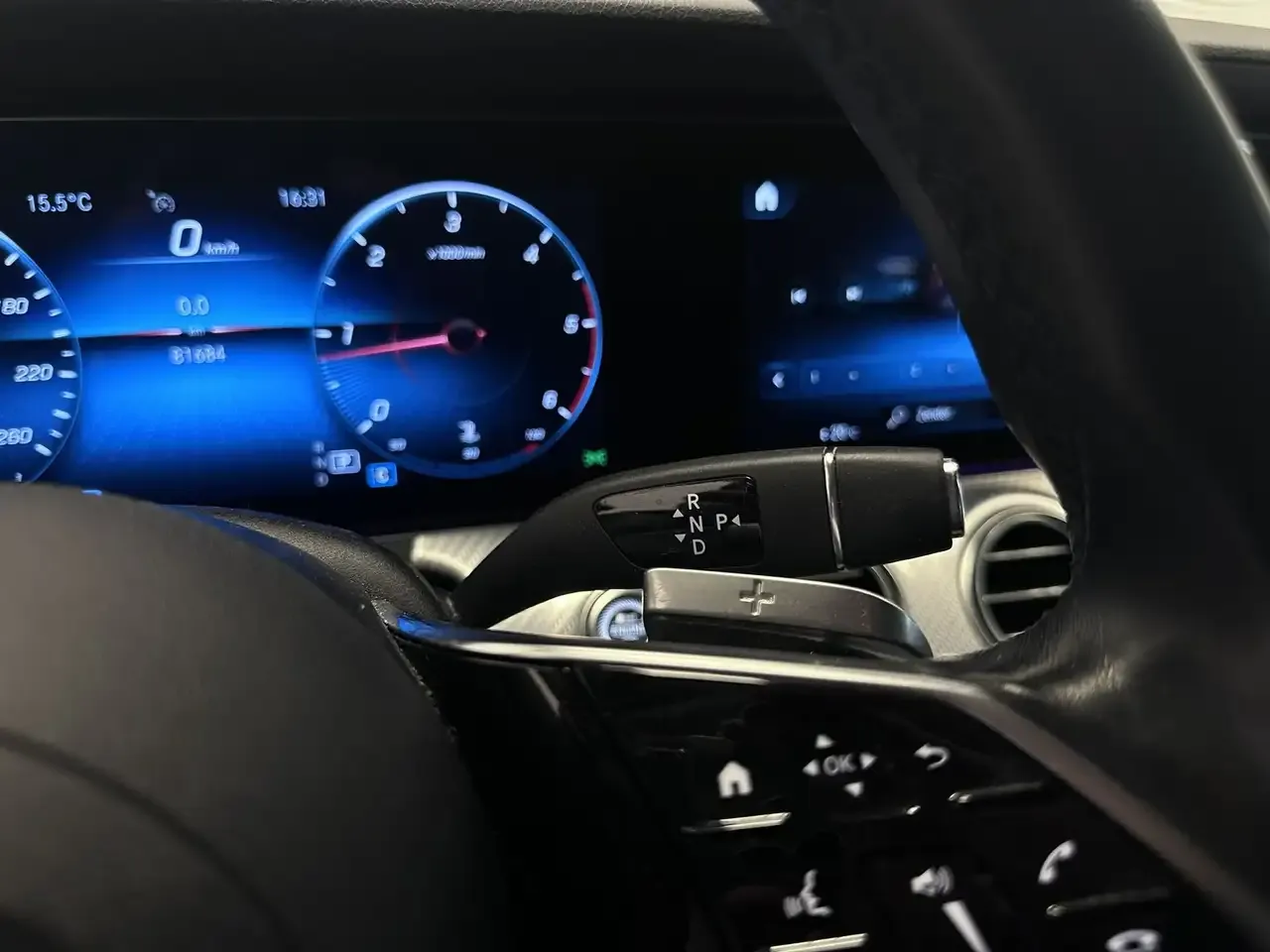 Mercedes-Benz E 200 - 23