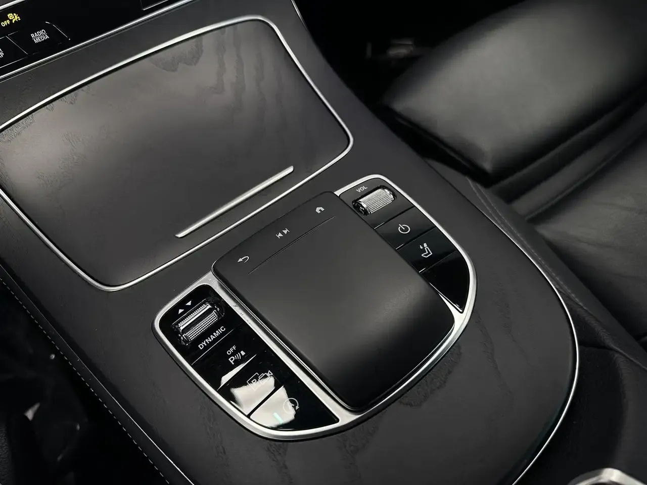 Mercedes-Benz E 200 - 24