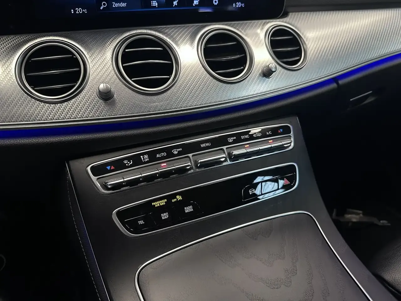 Mercedes-Benz E 200 - 25