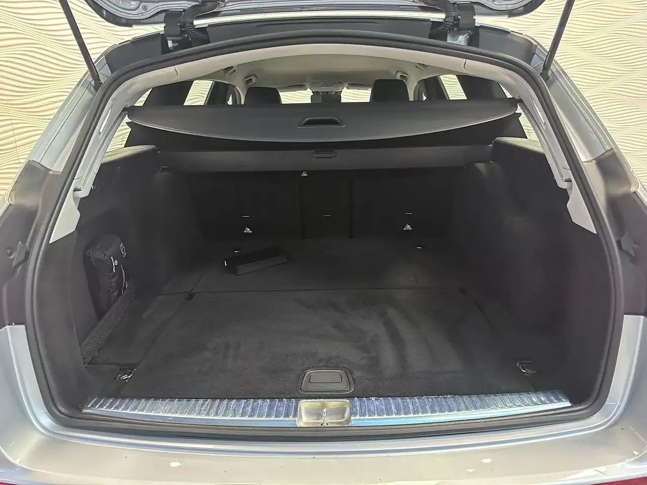 Mercedes-Benz E 200 - 31