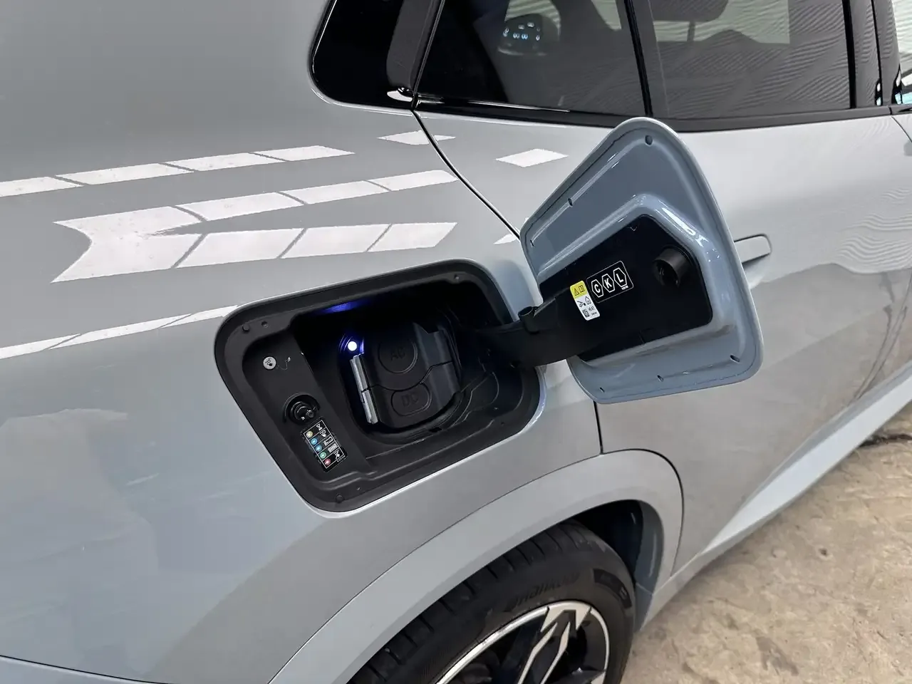 BMW iX2 - 17