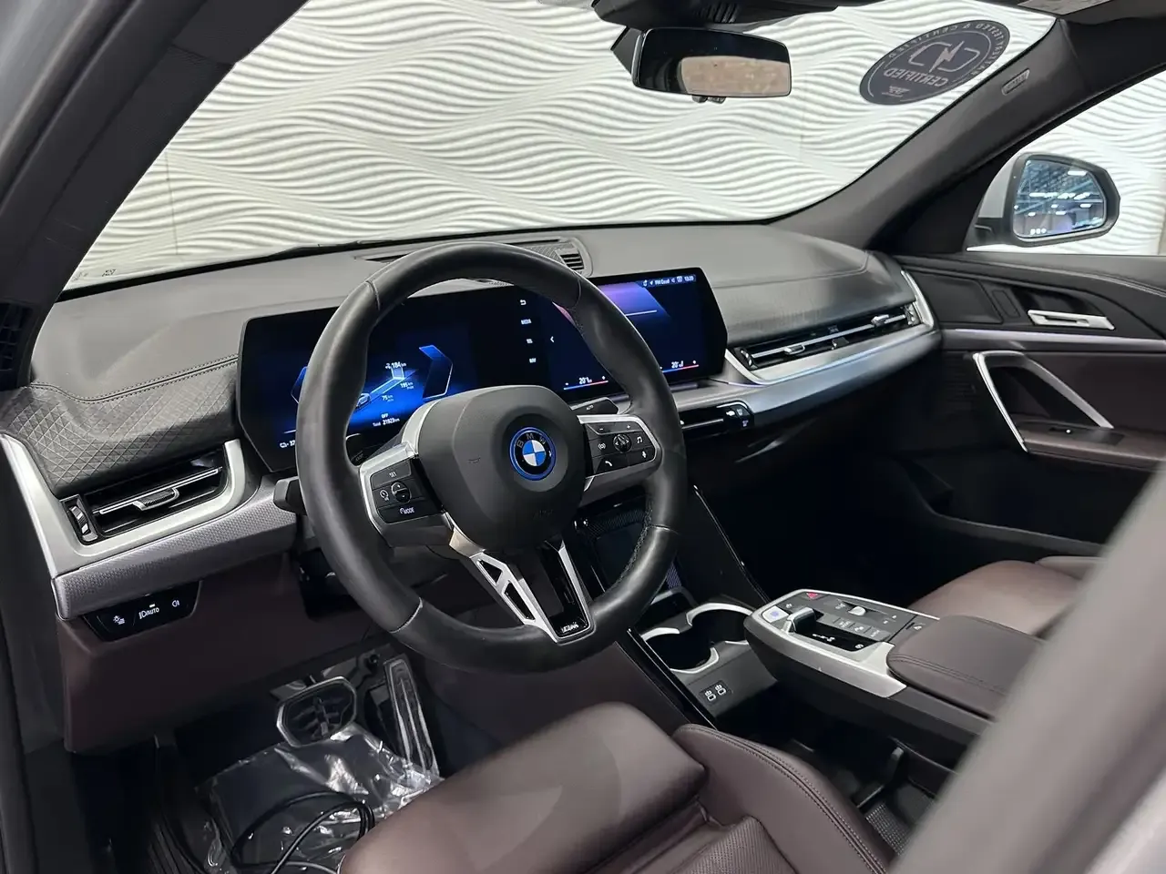 BMW iX2 - 24