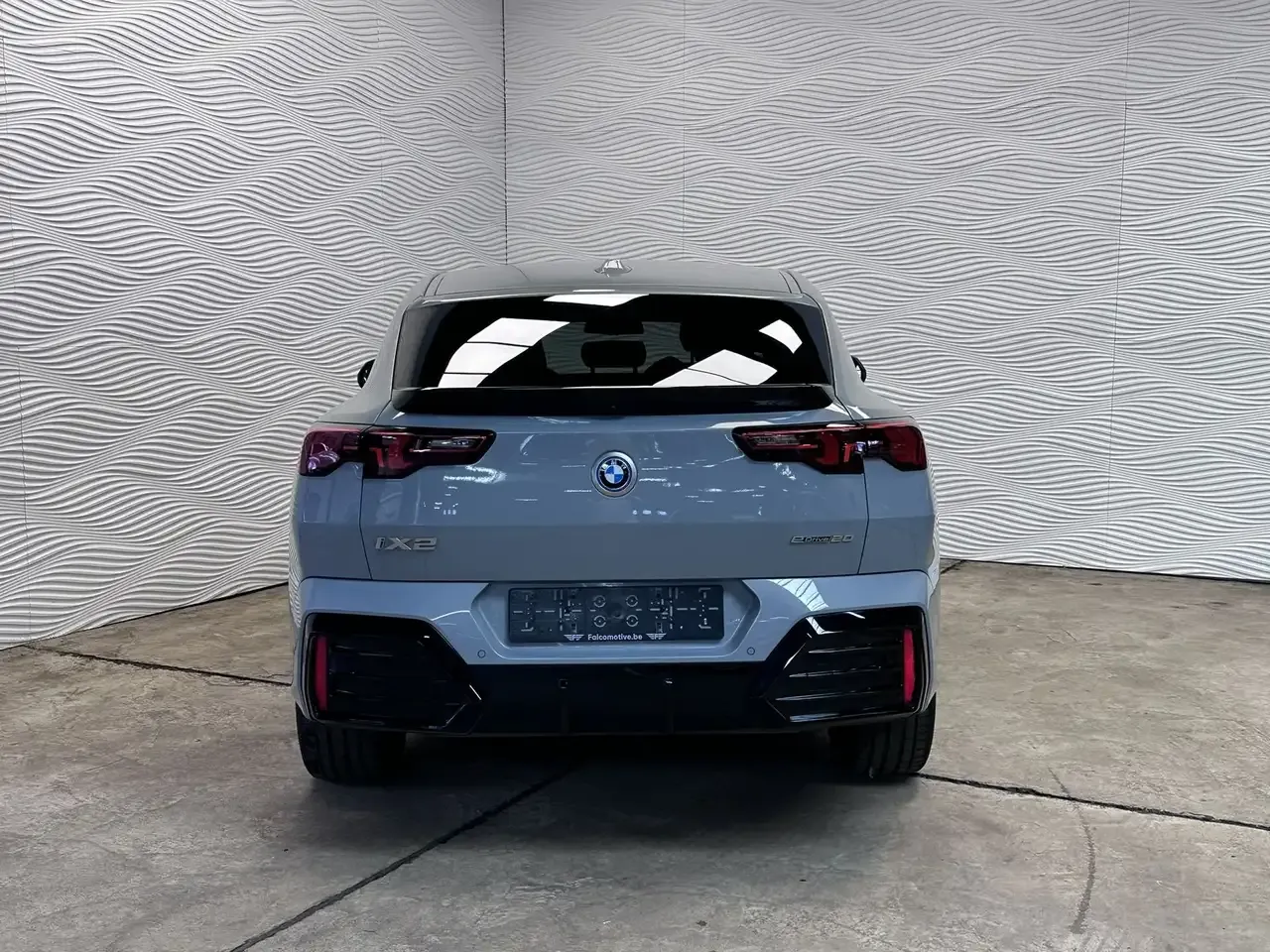 BMW iX2 - 10