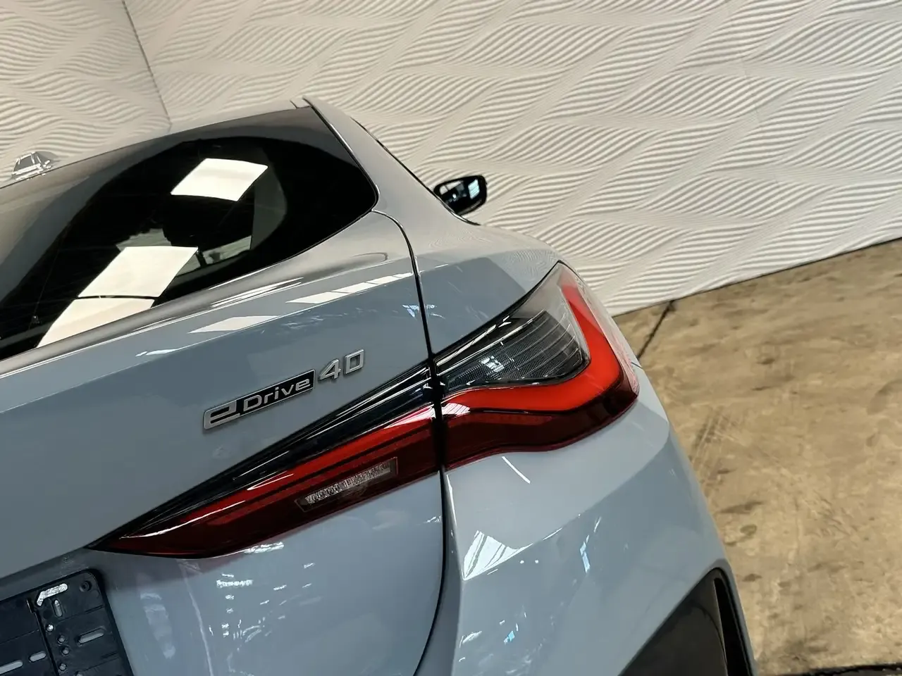 BMW i4 - 13