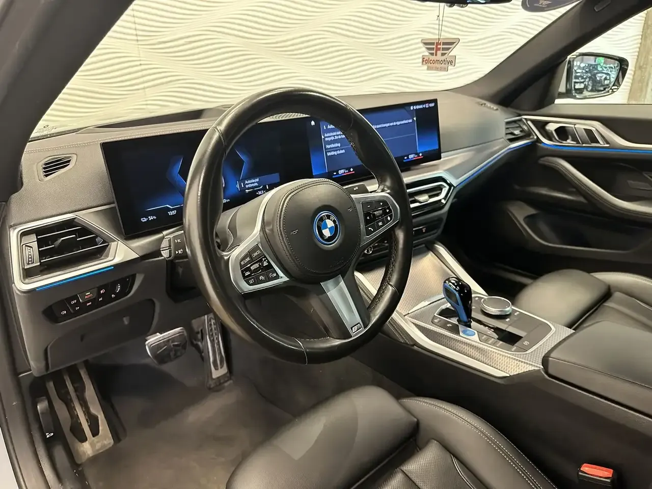 BMW i4 - 22