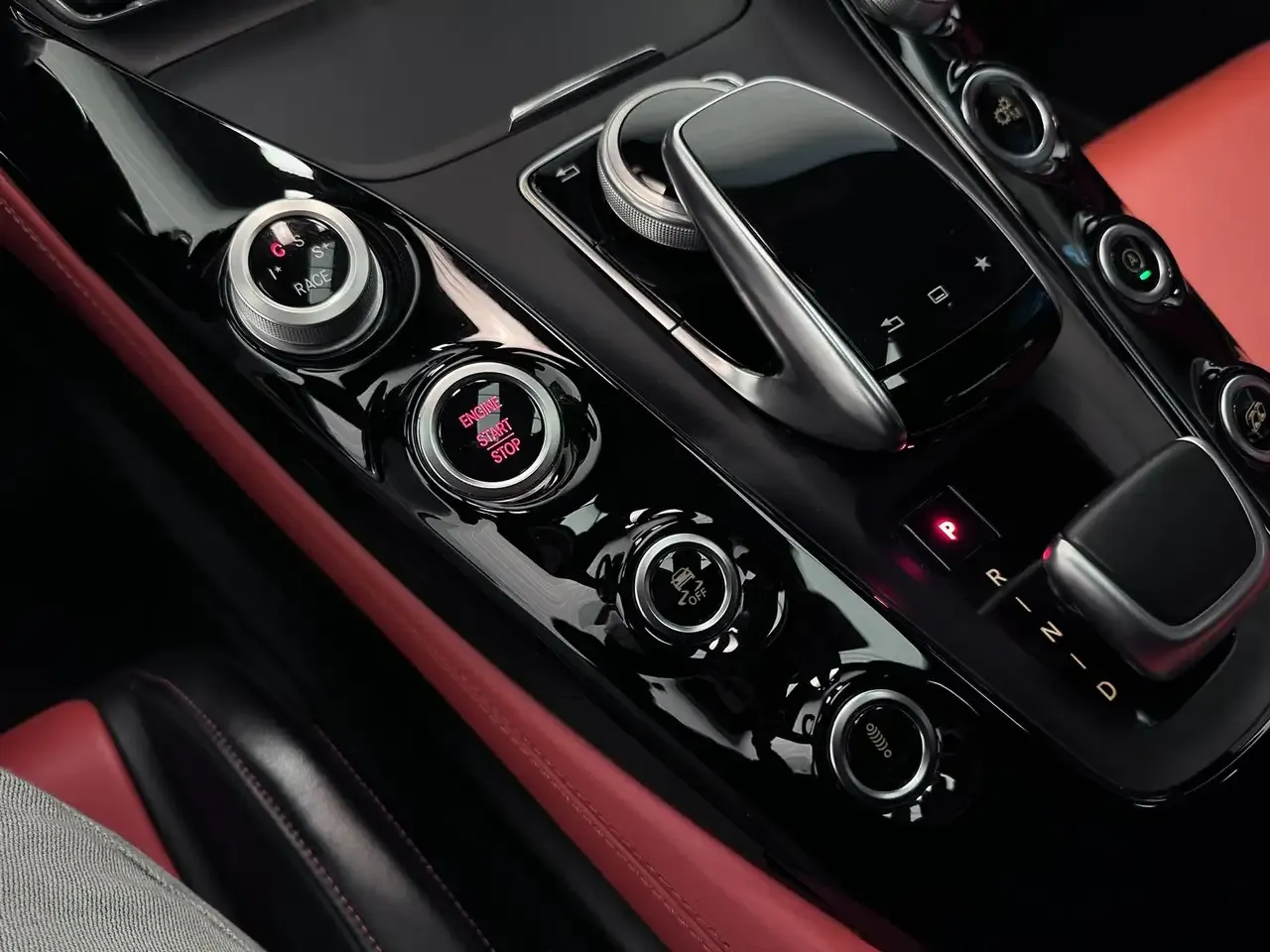 Mercedes-Benz AMG GT - 29