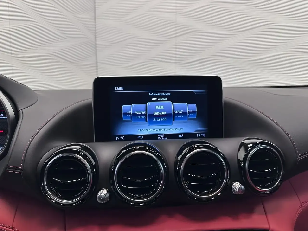 Mercedes-Benz AMG GT - 33