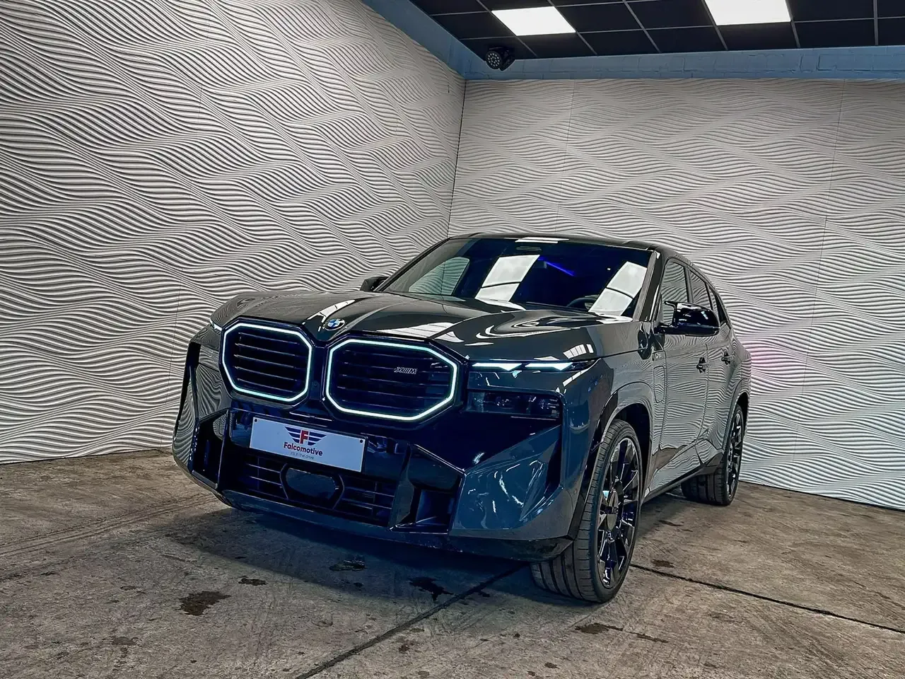 BMW XM - 5